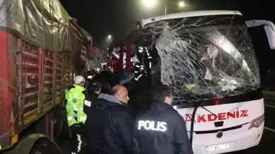 Yolcu Otobüsü Kazası: 1 Ölü, 20 Yaralı