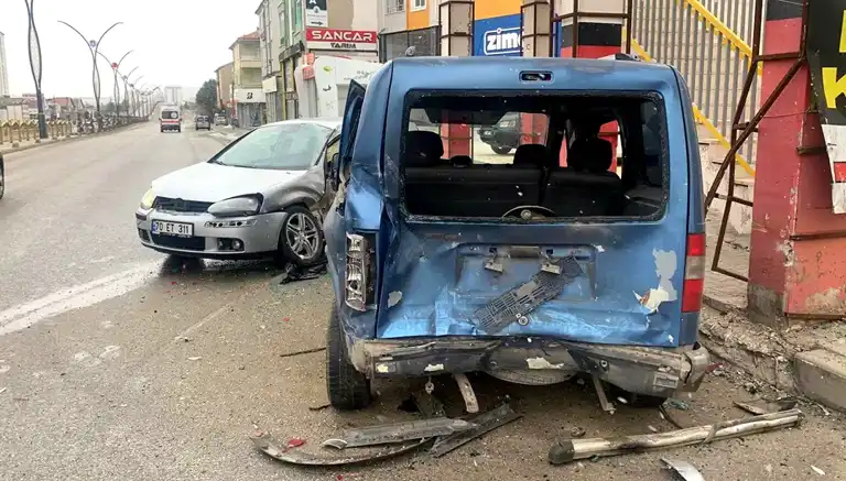 Gizli Buzlanma: Karaman'da Trafik Kazası!
